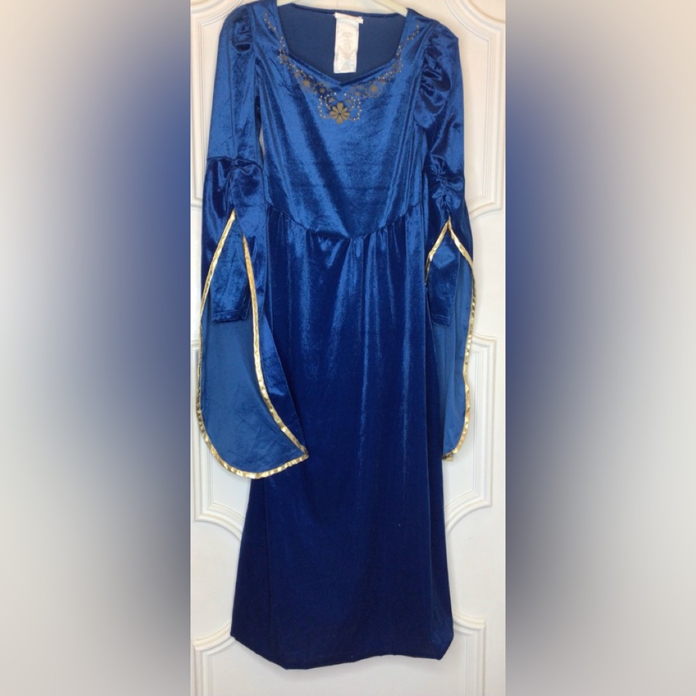 Queen renaissance costume Size XL